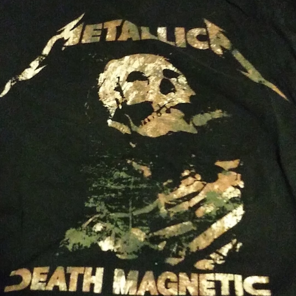 COPY - METALICA WORLD MAGNETIC MENS SMALL TSHIRT